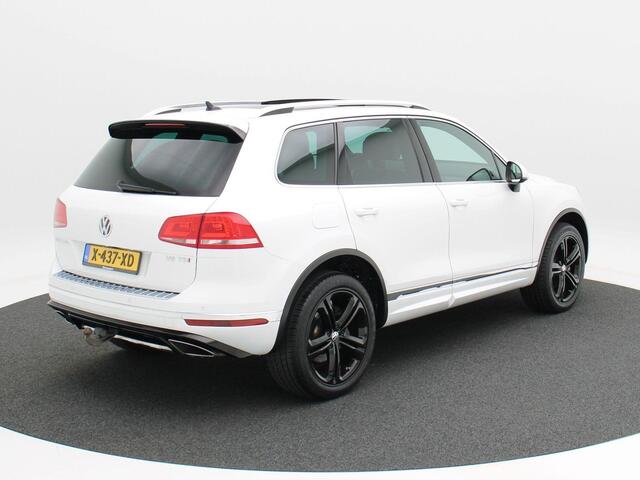 Volkswagen TOUAREG 3.0 TDi 262 Pk Automaat R-Line | Adaptive Cruise | Navigatie | Bluetooth | Stoelverwarming | Panoramadak | Camera | Trekhaak | 20 Inch | 59.709 Km!!