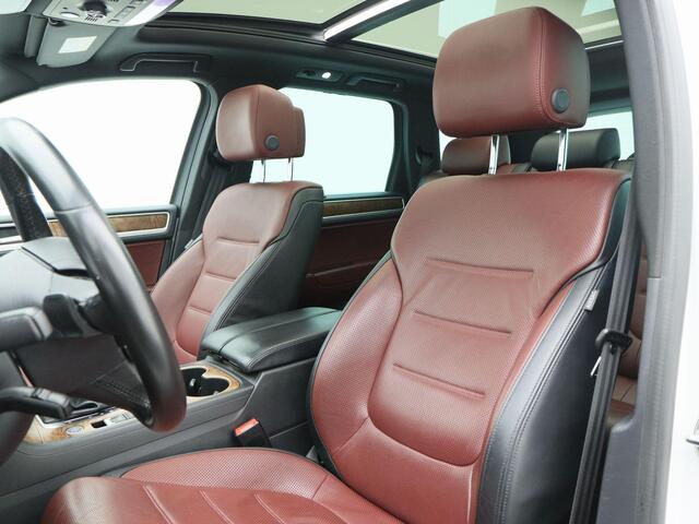 Volkswagen TOUAREG 3.0 TDi 262 Pk Automaat R-Line | Adaptive Cruise | Navigatie | Bluetooth | Stoelverwarming | Panoramadak | Camera | Trekhaak | 20 Inch | 59.709 Km!!