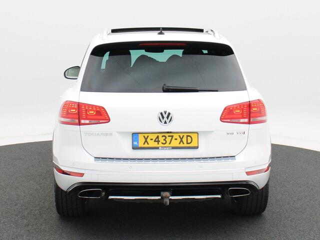 Volkswagen TOUAREG 3.0 TDi 262 Pk Automaat R-Line | Adaptive Cruise | Navigatie | Bluetooth | Stoelverwarming | Panoramadak | Camera | Trekhaak | 20 Inch | 59.709 Km!!