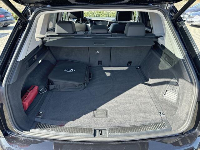 Volkswagen TOUAREG 3.0 TSI ELEGANCE 4MOTION EHYBRID LUCHT-VERING/PANO-DAK/TREKHAAK/