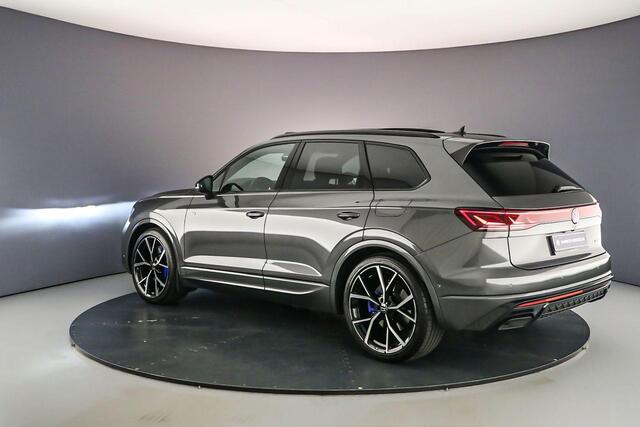 Volkswagen TOUAREG R 3.0 TSI eHybrid 462pk Tiptronic Trekhaak, Panoramadak, Lederen bekleding, Luchtvering, Head up display, LED matrix verlichting, 360 camera, Adaptive cruise control