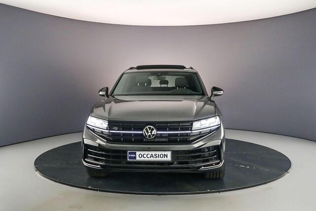 Volkswagen TOUAREG R 3.0 TSI eHybrid 462pk Tiptronic Trekhaak, Panoramadak, Lederen bekleding, Luchtvering, Head up display, LED matrix verlichting, 360 camera, Adaptive cruise control