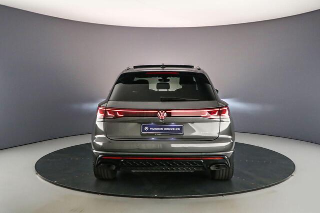 Volkswagen TOUAREG R 3.0 TSI eHybrid 462pk Tiptronic Trekhaak, Panoramadak, Lederen bekleding, Luchtvering, Head up display, LED matrix verlichting, 360 camera, Adaptive cruise control