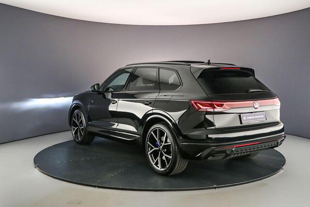 Volkswagen TOUAREG R 3.0 TSI eHybrid 462pk Tiptronic Trekhaak, Head up display, Panoramadak, Luchtvering, Lederen bekleding, Navigatie, Elektrische achterklep, LED matrix koplampen
