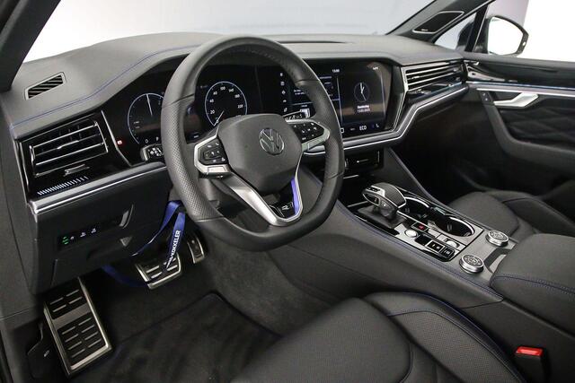 Volkswagen TOUAREG R 3.0 TSI eHybrid 462pk Tiptronic Trekhaak, Head up display, Panoramadak, Luchtvering, Lederen bekleding, Navigatie, Elektrische achterklep, LED matrix koplampen