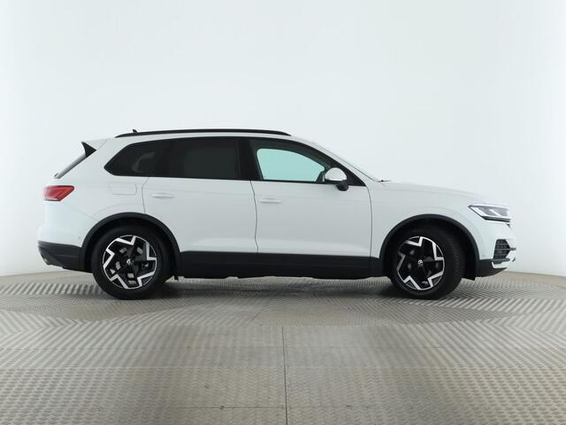 Volkswagen TOUAREG 3.0 TDI Grijs Kenteken ACC LUCHTVERING TREKHAAK COMFORTSTOELEN
