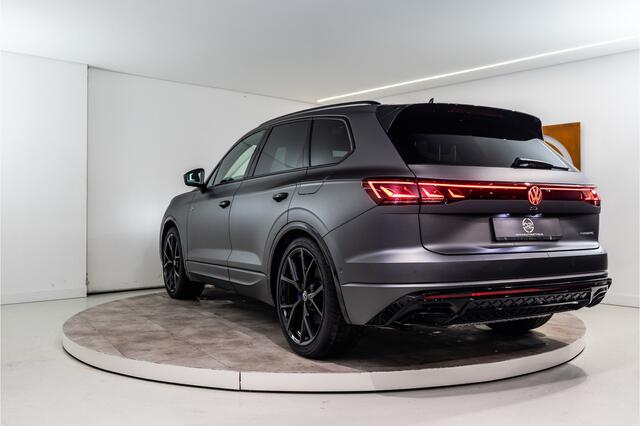 Volkswagen TOUAREG 3.0 TSi eHybrid 4MOTION R 463PK | JUNI 2024 | VOL OPTIE!