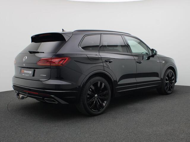 Volkswagen TOUAREG 3.0 TSi eHybrid 4MOTION R 463PK DSG trekhaak, nachtzicht, 360gr. camera, massagezetels, luchtvering, Dynaudio, adaptive cruise, side assist, geventileerde-verwarmbare stoelen, 21" lichtmetaal