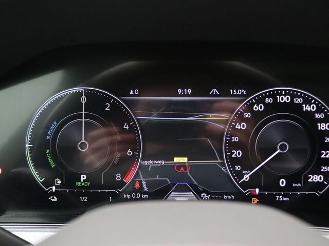 Volkswagen TOUAREG 3.0 TSi eHybrid 4MOTION R 463PK DSG trekhaak, nachtzicht, 360gr. camera, massagezetels, luchtvering, Dynaudio, adaptive cruise, side assist, geventileerde-verwarmbare stoelen, 21" lichtmetaal