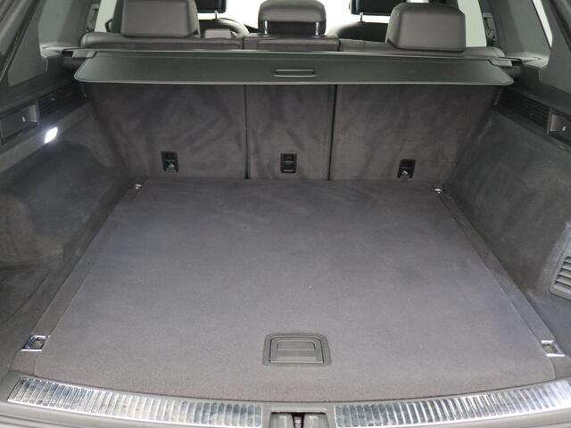 Volkswagen TOUAREG 3.0 TSi eHybrid 4MOTION R 463PK DSG trekhaak, nachtzicht, 360gr. camera, massagezetels, luchtvering, Dynaudio, adaptive cruise, side assist, geventileerde-verwarmbare stoelen, 21" lichtmetaal