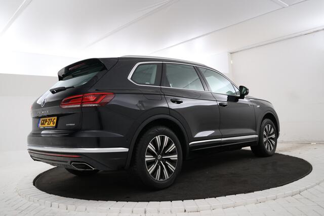 Volkswagen TOUAREG 3.0 TSi eHybrid 4MOTION Panorama, Luchtvering, Climate