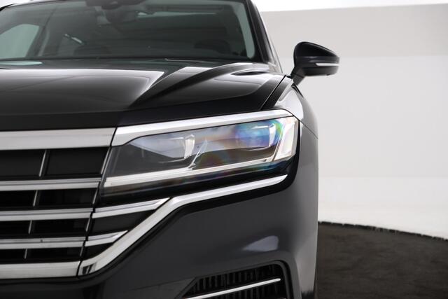 Volkswagen TOUAREG 3.0 TSi eHybrid 4MOTION Panorama, Luchtvering, Climate