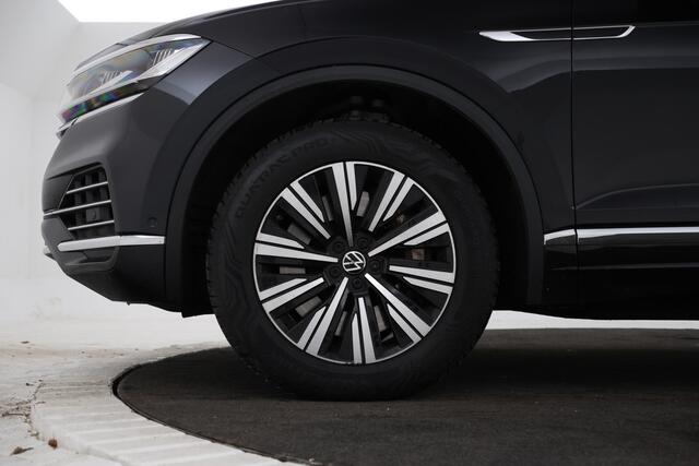 Volkswagen TOUAREG 3.0 TSi eHybrid 4MOTION Panorama, Luchtvering, Climate