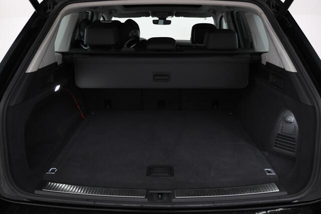 Volkswagen TOUAREG 3.0 TSi eHybrid 4MOTION Panorama, Luchtvering, Climate