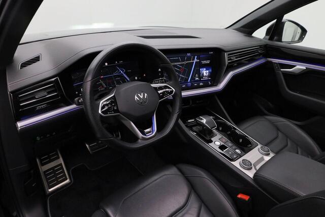 Volkswagen TOUAREG 3.0 TSI 462 pk tiptronic eHybrid 4MOTION R | Panoramadak | Leder | Geheugenstoel | Rondomzicht camera | Luchtvering | Head-up display