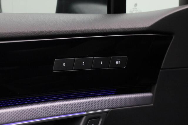 Volkswagen TOUAREG 3.0 TSI 462 pk tiptronic eHybrid 4MOTION R | Panoramadak | Leder | Geheugenstoel | Rondomzicht camera | Luchtvering | Head-up display