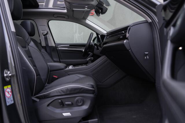 Volkswagen TOUAREG 3.0 TSI eHybrid 4MOTION / Luchtvering/ Standkachel/ Adaptive Cruise Control/ Virtual Cockpit/ Panoramadak/ 280kW (381PK)