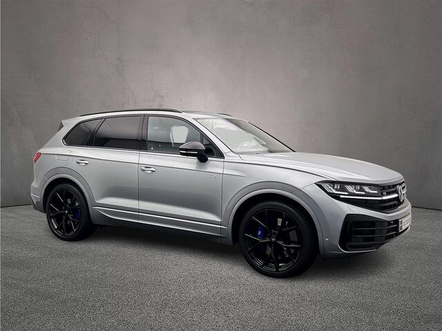 Volkswagen TOUAREG R 3.0 TSI eHybrid 462pk Tiptronic Trekhaak, Luchtvering, Panoramadak, Adaptive cruise control, Elektrische achterklep, LED matrix koplampen, 360 camera, Lederen bekleding