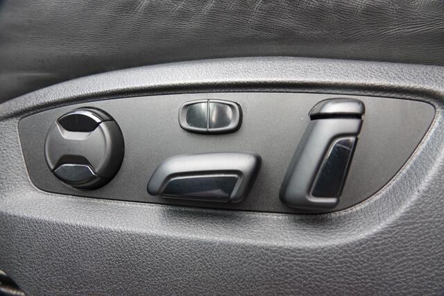 Volkswagen TOUAREG 3.0 TDI Exclusive Series R-Line | Panoramadak | Trekhaak | Memory | Camera | DAB |
