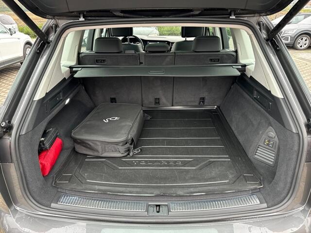 Volkswagen TOUAREG 3.0 TSI ELEGANCE 4MOTION EHYBRID LUCHTVERING/PANO-DAK/CAMERA/LED