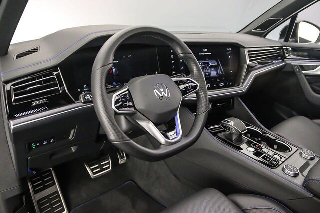 Volkswagen TOUAREG R 3.0 TSI eHybrid 462pk Tiptronic Trekhaak, Luchtvering, Panoramadak, Lederen bekleding, Adaptive cruise control, 360 camera, Navigatie, Elektrische achterklep