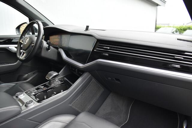 Volkswagen TOUAREG 3.0 TDI R-LINE, Matrix, Pano, ACC, Lane, Dynaudio
