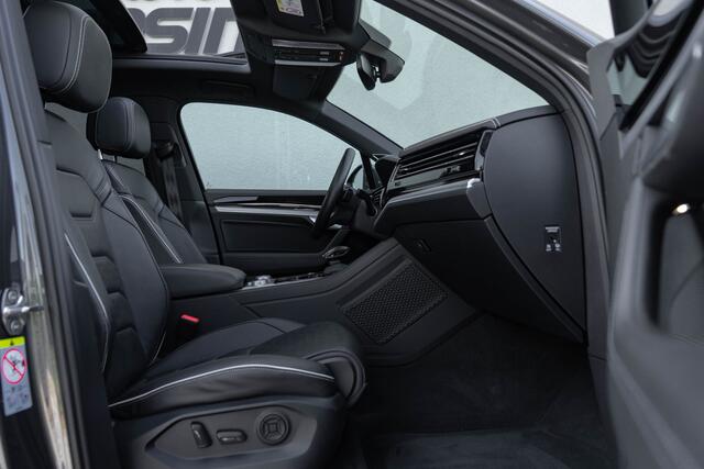 Volkswagen TOUAREG 3.0 TSI eHybrid 4MOTION / Luchtvering/ Standkachel/ Adaptive Cruise Control/ Trekhaak/ Panoramadak/ 280kW (381PK)