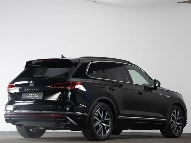 Volkswagen TOUAREG 3.0 TSi eHybrid 467 pk 4MOTION | IQ Matrix LED | Leder | Luchtvering | Panoramadak | 20 "LM | Keyless | Dynaudio |