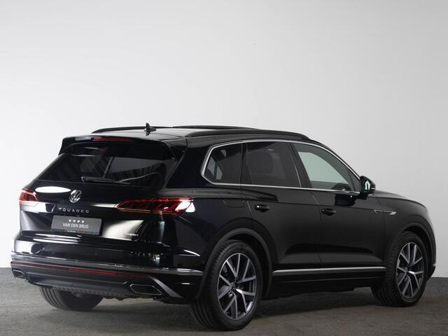 Volkswagen TOUAREG 3.0 TSi eHybrid 467 pk 4MOTION | IQ Matrix LED | Leder | Luchtvering | Panoramadak | 20 "LM | Keyless | Dynaudio |