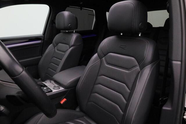 Volkswagen TOUAREG R 3.0 TSi 462 pk eHybrid 4MOTION | Panoramadak | Trekhaak | Leder | Nachtzicht | Geheugen-/massagestoelen | Stoelventilatie | Rondomzicht camera