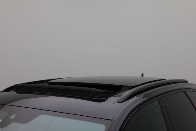 Volkswagen TOUAREG R 3.0 TSi 462 pk eHybrid 4MOTION | Panoramadak | Trekhaak | Leder | Nachtzicht | Geheugen-/massagestoelen | Stoelventilatie | Rondomzicht camera