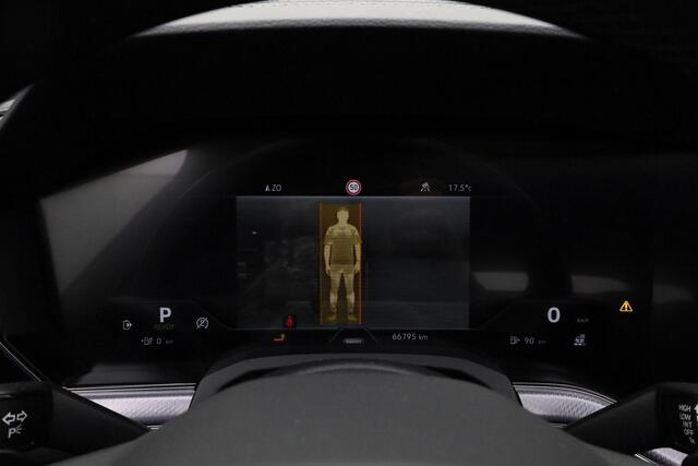 Volkswagen TOUAREG R 3.0 TSi 462 pk eHybrid 4MOTION | Panoramadak | Trekhaak | Leder | Nachtzicht | Geheugen-/massagestoelen | Stoelventilatie | Rondomzicht camera