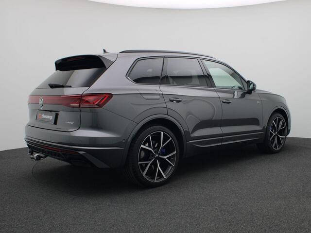 Volkswagen TOUAREG 3.0 TSi eHybrid 4MOTION R Edition 463PK DSG matrix led, trekhaak, panoramadak, 360gr. camera, leder, luchtvering, keyless, stuur-stoelverwarming, Dynaudio, head-up display, 22" lichtmetaal