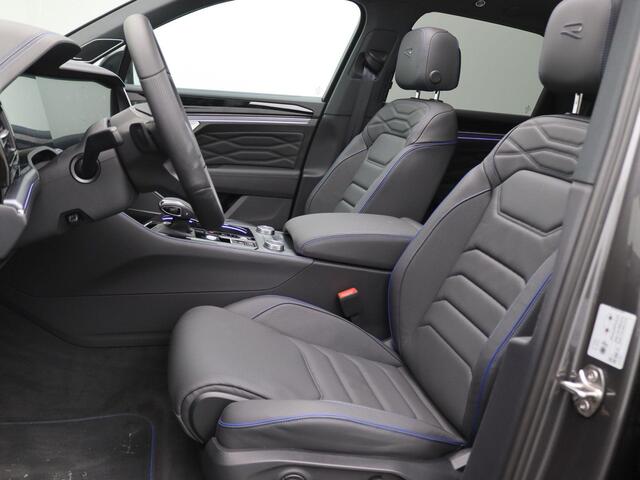 Volkswagen TOUAREG 3.0 TSi eHybrid 4MOTION R Edition 463PK DSG matrix led, trekhaak, panoramadak, 360gr. camera, leder, luchtvering, keyless, stuur-stoelverwarming, Dynaudio, head-up display, 22" lichtmetaal