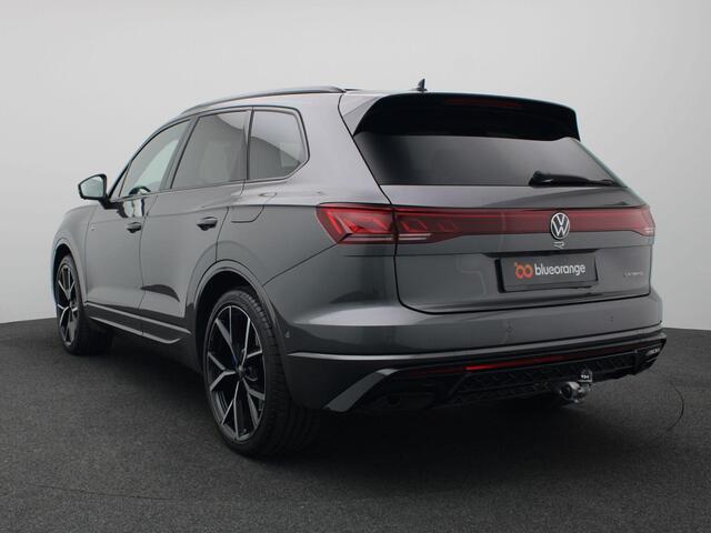Volkswagen TOUAREG 3.0 TSi eHybrid 4MOTION R Edition 463PK DSG matrix led, trekhaak, panoramadak, 360gr. camera, leder, luchtvering, keyless, stuur-stoelverwarming, Dynaudio, head-up display, 22" lichtmetaal