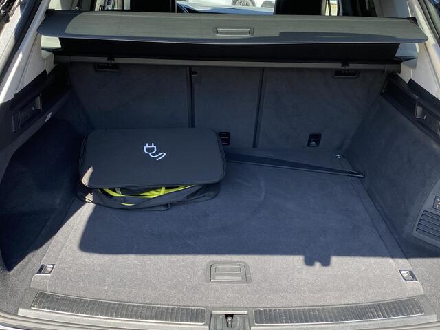 Volkswagen TOUAREG 3.0 TSi eHybrid 4MOTION Elegance ELEK. TREKHAAK | MEMORY SEAT | 360 CAMERA