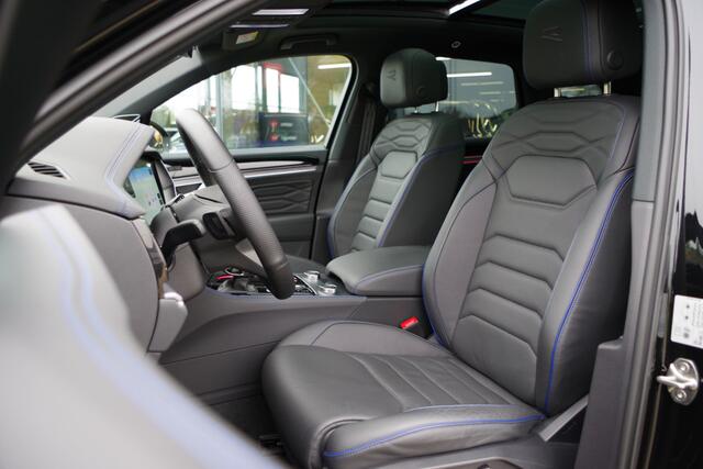 Volkswagen TOUAREG 3.0 TSi R 4MOTION 463 PK PHEV, Trekhaak, Panoramadak, Dynaudio, Massage
