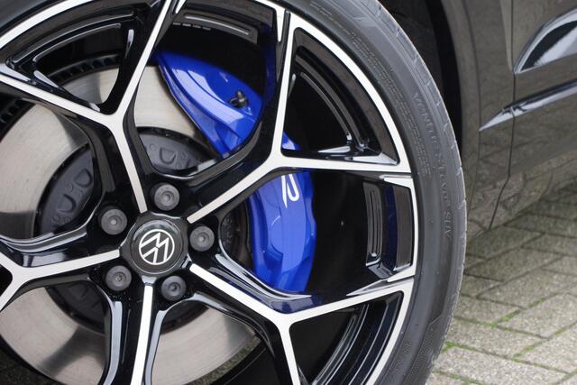 Volkswagen TOUAREG 3.0 TSi R 4MOTION 463 PK PHEV, Trekhaak, Panoramadak, Dynaudio, Massage