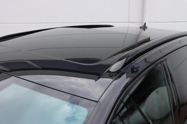 Volkswagen TOUAREG 3.0 TSI eHybrid 4Motion Elegenace Black Style 380pk Tiptronic