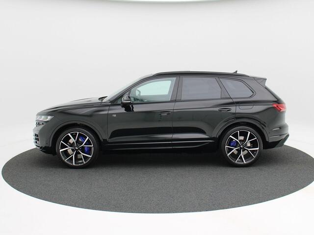 Volkswagen TOUAREG 3.0 TSi eHybrid 463 Pk 4MOTION R-Line | 360° Camera | Full LED | Trekhaak | Panoramadak | DynAudio | Head-Up | Digitaal Dashboard | 22 Inch