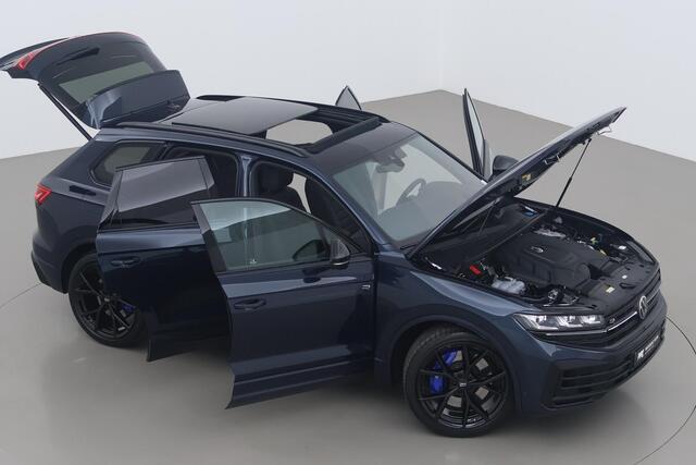 Volkswagen TOUAREG 3.0 TSi 4MOTION R | NIEUW | Luchtvering | Head-Up | Massage+Ventilatie | Dynaudio | Trekhaak | 22 Inch Estoril