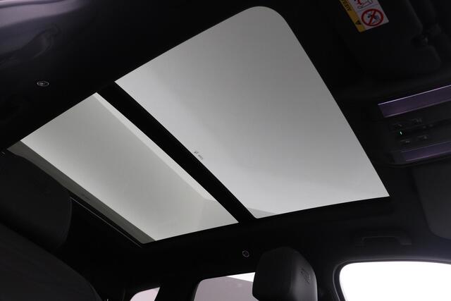 Volkswagen TOUAREG 3.0 TSi 4MOTION R | NIEUW | Luchtvering | Head-Up | Massage+Ventilatie | Dynaudio | Trekhaak | 22 Inch Estoril