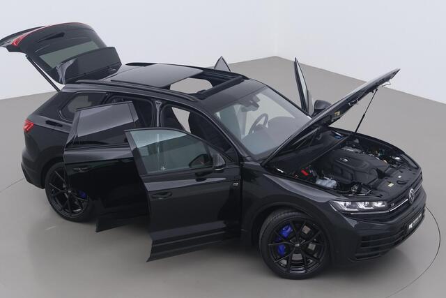 Volkswagen TOUAREG 3.0 TSi 4MOTION R | NIEUW | Luchtvering | Head-Up | Massage+Ventilatie | Dynaudio | Trekhaak | 22 Inch Estoril