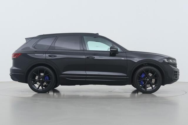 Volkswagen TOUAREG 3.0 TSi 4MOTION R | NIEUW | Luchtvering | Head-Up | Massage+Ventilatie | Dynaudio | Trekhaak | 22 Inch Estoril