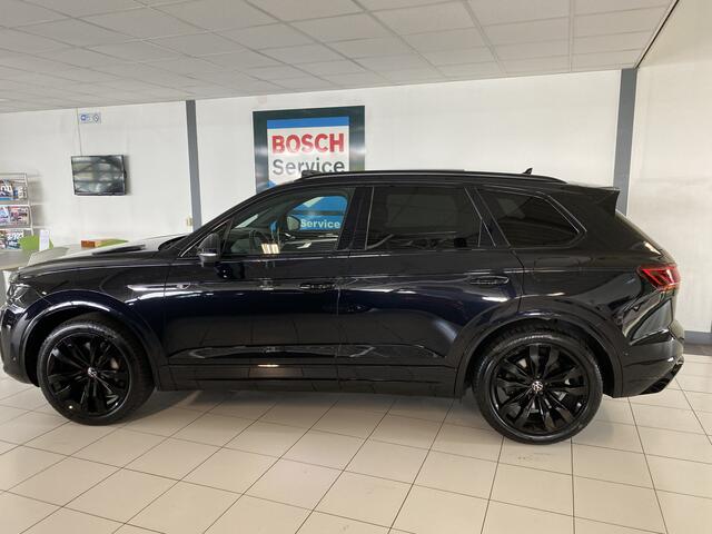 Volkswagen TOUAREG 3.0 TSi 4MOTION R 463 PK /Panoramadak / Trekhaak/ massage stoel