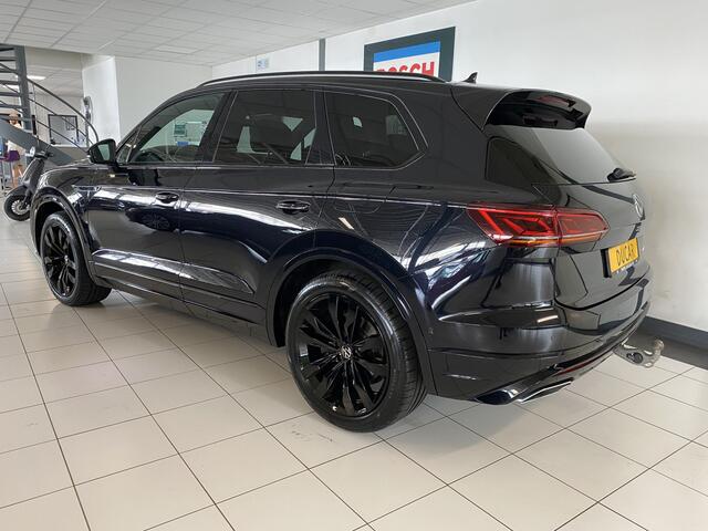 Volkswagen TOUAREG 3.0 TSi 4MOTION R 463 PK /Panoramadak / Trekhaak/ massage stoel