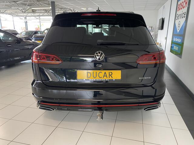 Volkswagen TOUAREG 3.0 TSi 4MOTION R 463 PK /Panoramadak / Trekhaak/ massage stoel