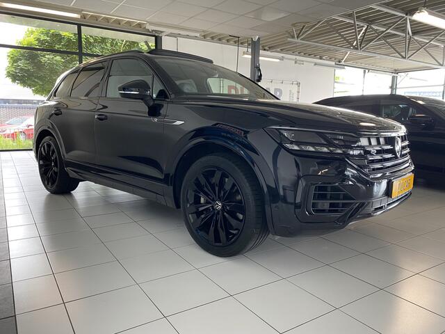 Volkswagen TOUAREG 3.0 TSi 4MOTION R 463 PK /Panoramadak / Trekhaak/ massage stoel