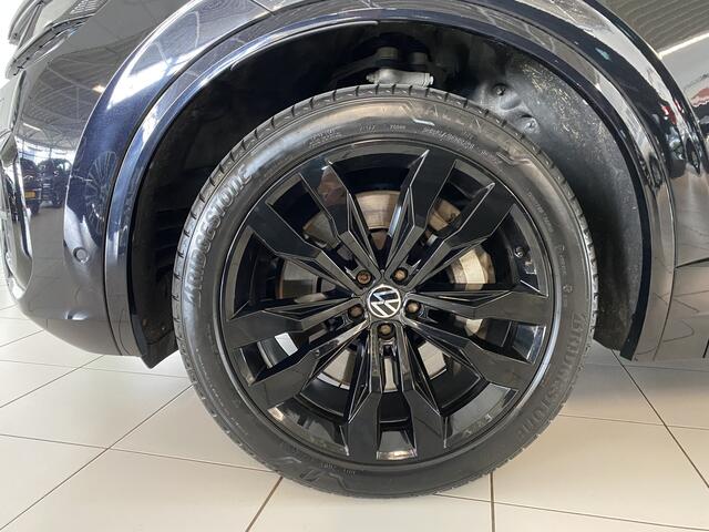 Volkswagen TOUAREG 3.0 TSi 4MOTION R 463 PK /Panoramadak / Trekhaak/ massage stoel
