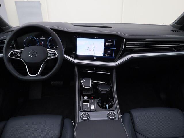 Volkswagen TOUAREG 3.0 TSieHybrid 280kW/381PK 4MOTION Elegance · Panoramadak · Leder · Trekhaak · Garantie tot 17-01-2029 of 100.000km